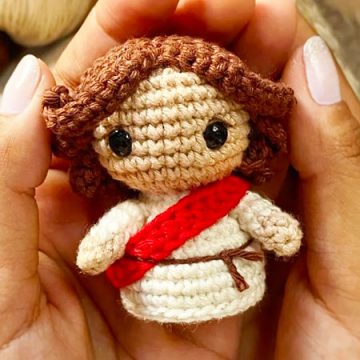 Mini Gesù Cristo all’Uncinetto Schema PDF Gratis (1)